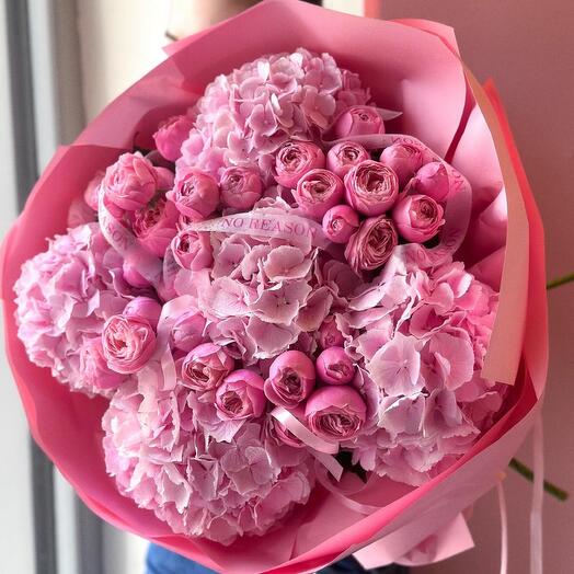 Bouquet of pink seasonal flowers