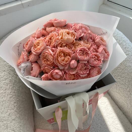 Julietta Spray Roses Bouquet - Size S
