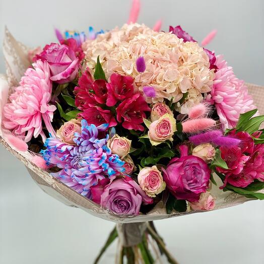 Florist to choose seasonal flowers