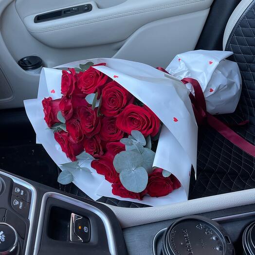 15 roses in hearts