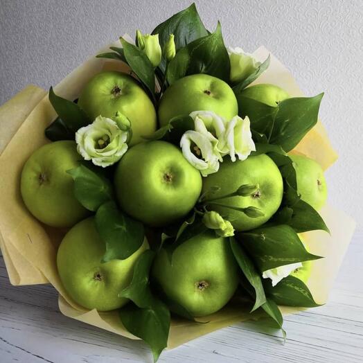 Bouquet with green apples