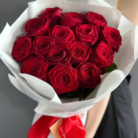 15 Red Roses