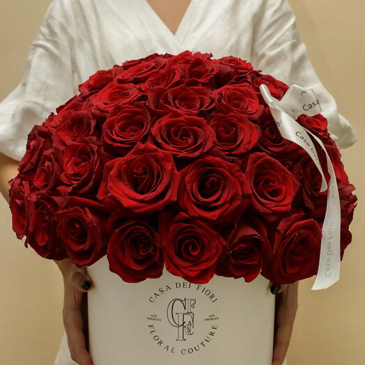 RED ROSES IN A HAT BOX