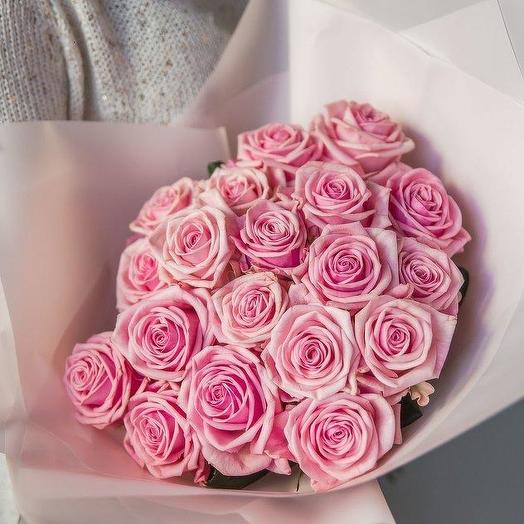 Bouquet of delicate pink roses